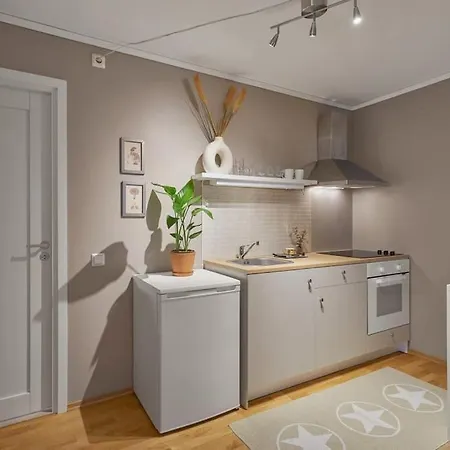 Sjarmerende Og Sentral Hybel Med Egen Inngang Apartament