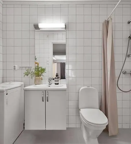Sjarmerende Og Sentral Hybel Med Egen Inngang *